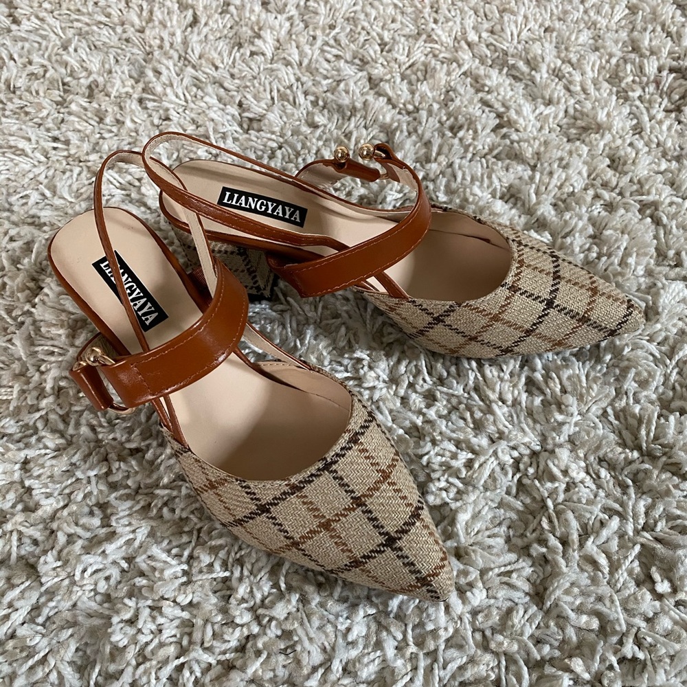 Low checkered heels